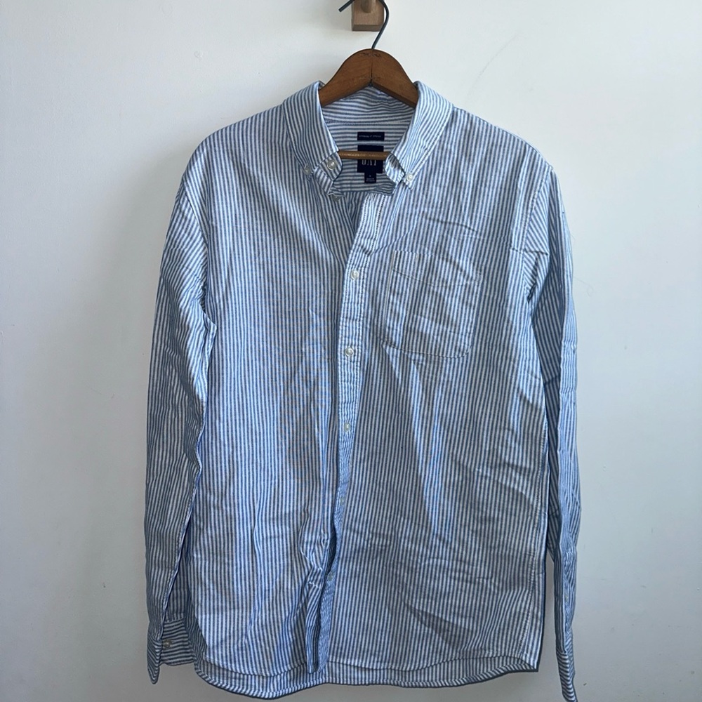 Gap Standard Fit Stretch Men’s Blue and White Oxford Button Down Shirt, Medium